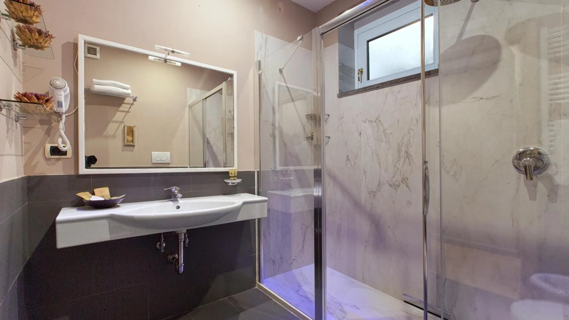 Villa Santa Maria - Luxury Suites Amalfi 2*,  Italy