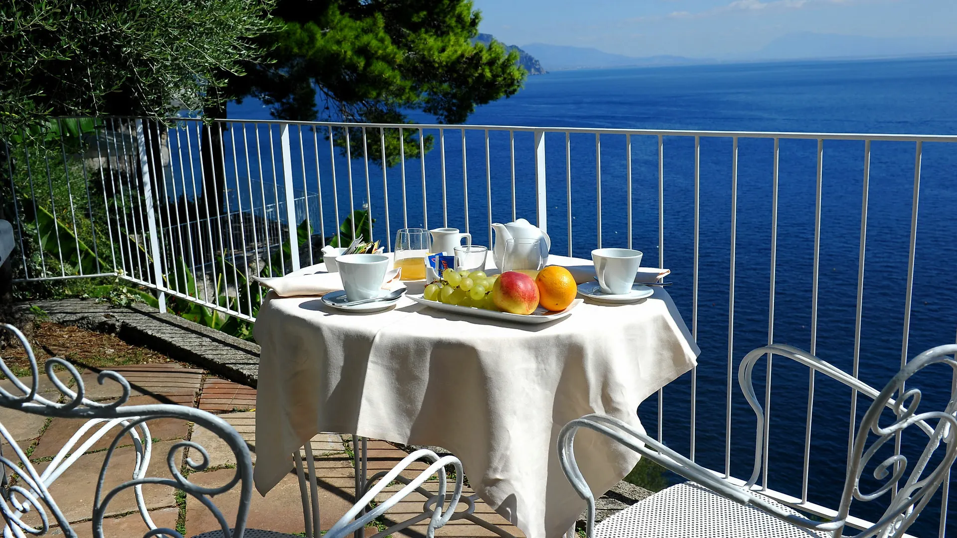 Villa Santa Maria - Luxury Sea View Rooms Amalfi 2*,  Italia