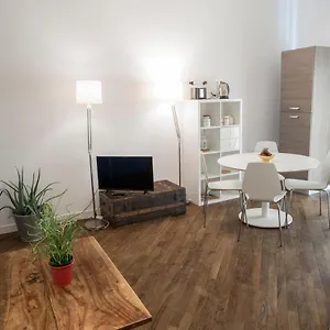 renovated-flat-near-duomo-lamarmora.it-lombardy.com/