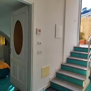 Small Wonder Tiny Town House Apartamento